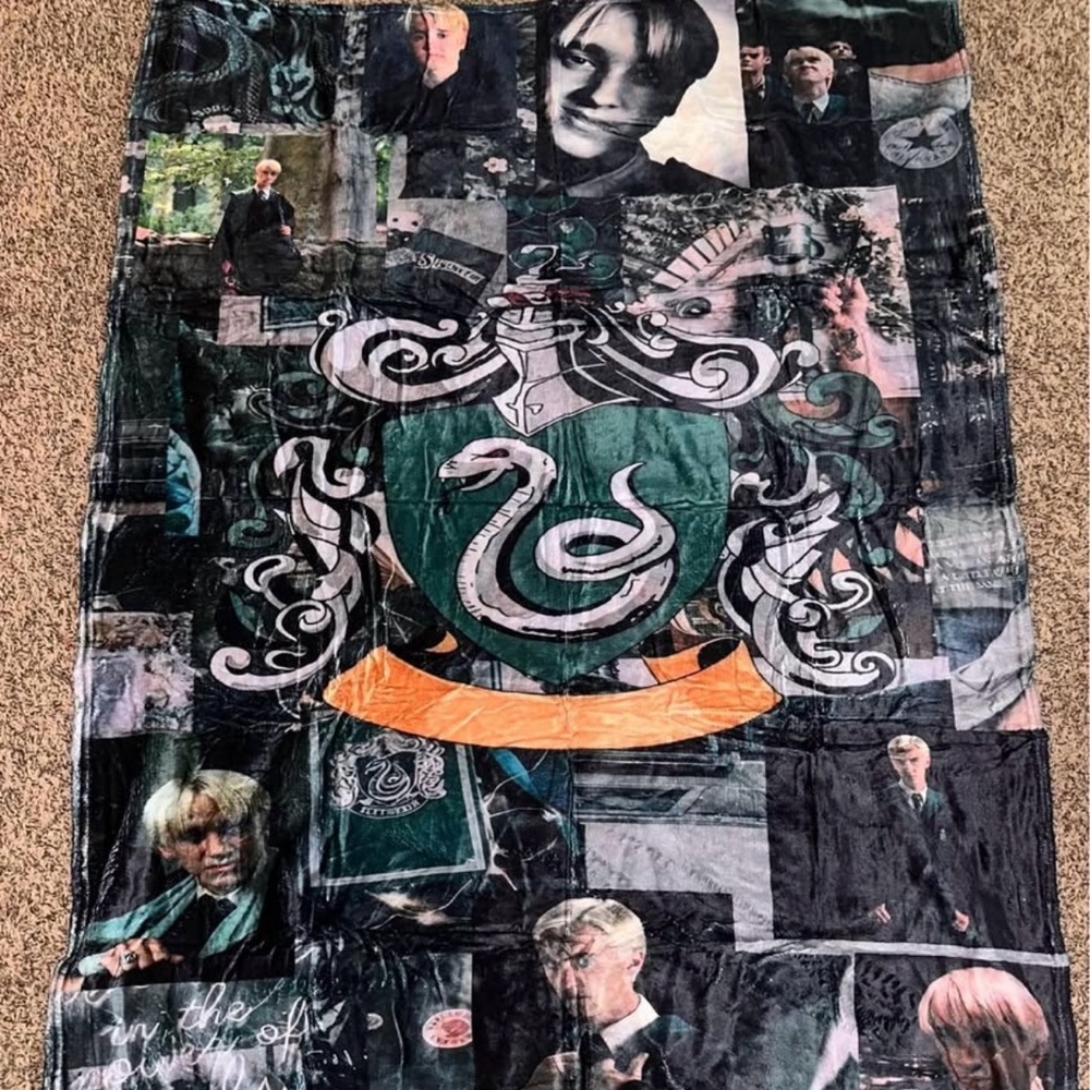 NWOT Green and Black Slytherin Themed Skirt
